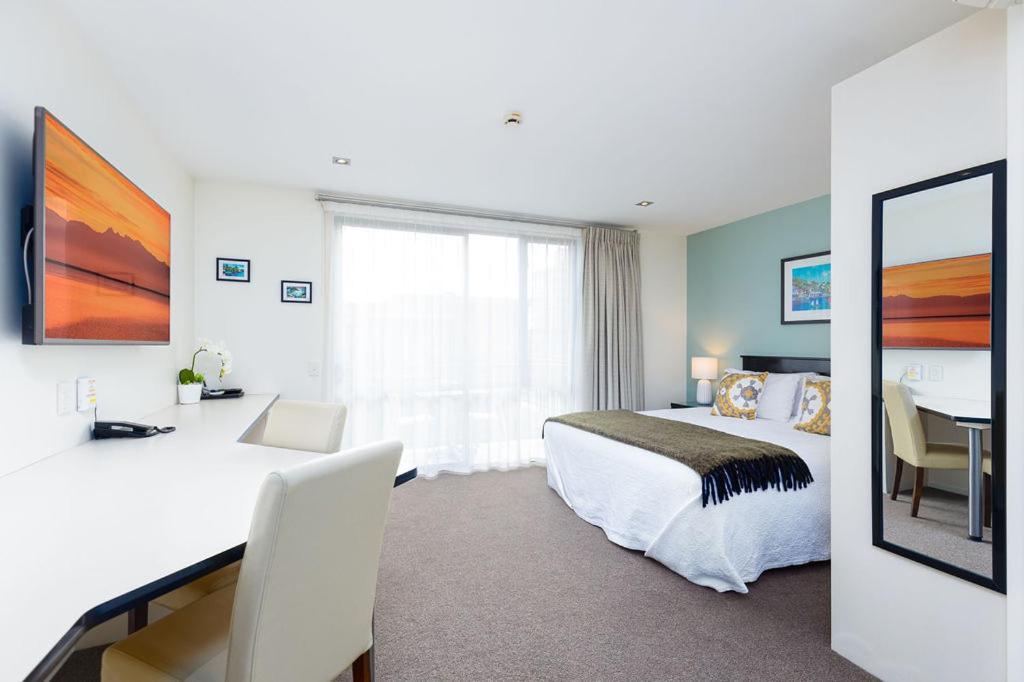 Palazzo Motor Lodge Nelson Ngoại thất bức ảnh A typical studio apartment