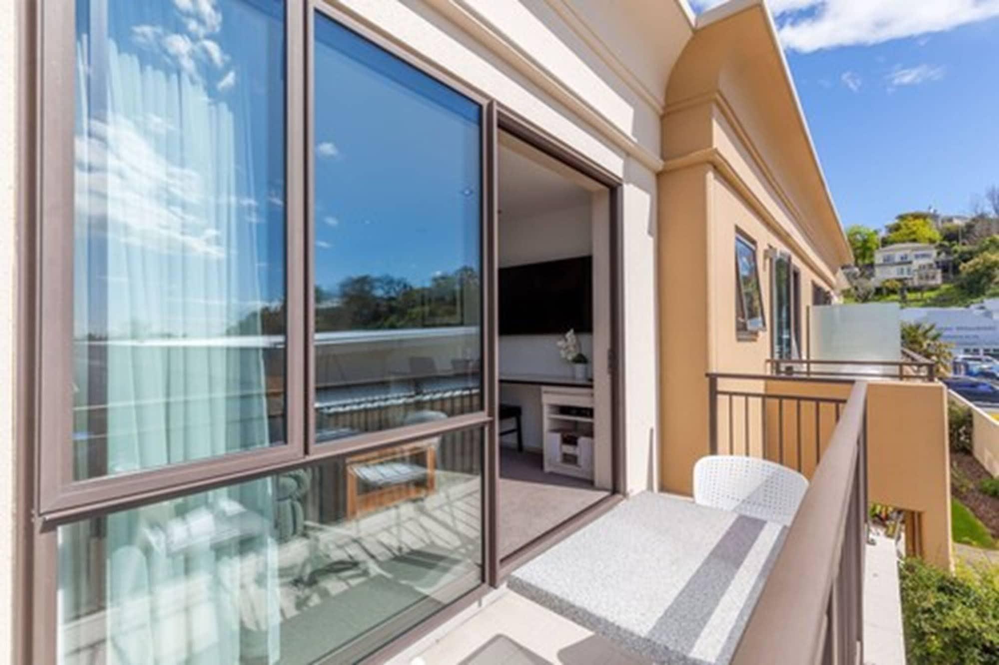 Palazzo Motor Lodge Nelson Ngoại thất bức ảnh A balcony