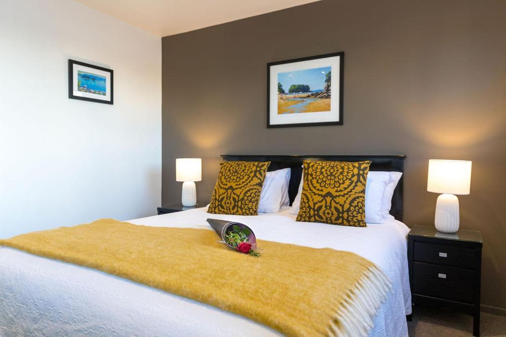 Palazzo Motor Lodge Nelson Ngoại thất bức ảnh A bedroom at the hotel