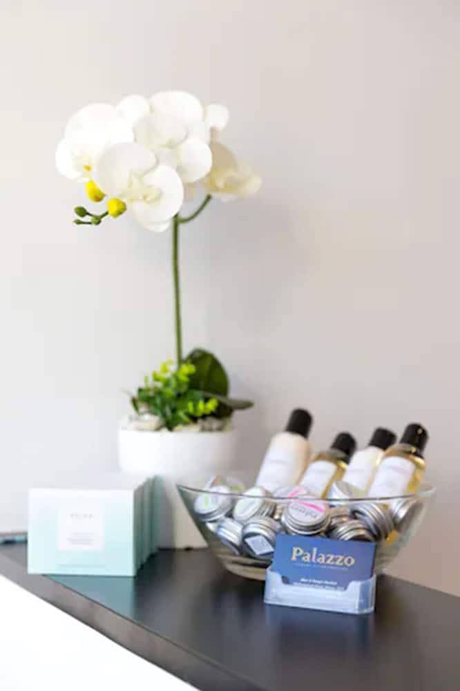 Palazzo Motor Lodge Nelson Ngoại thất bức ảnh Spa amenities