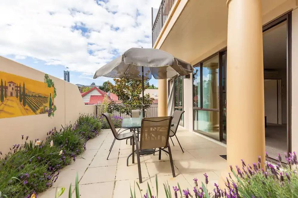 Palazzo Motor Lodge Nelson Ngoại thất bức ảnh A patio