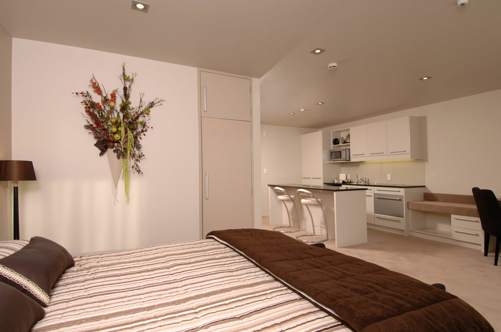 Palazzo Motor Lodge Nelson Ngoại thất bức ảnh A typical studio apartment